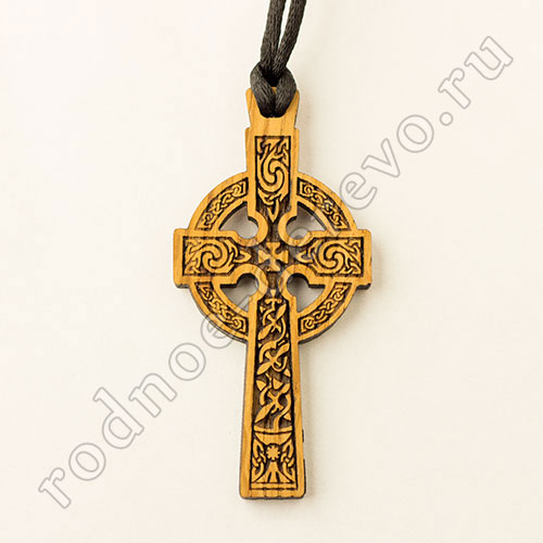 Кельтский крест из дерева